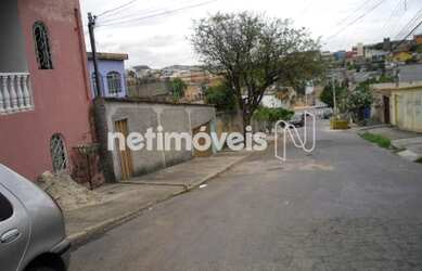 Imagem: A casa possui 3 Dormitórios, 1 Banheiro, 5 Vagas na garagem