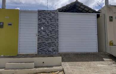 Imagem: A casa possui 3 Dormitórios, 3 Banheiros, 1 Vaga na garagem