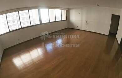 Imagem: O apartamento possui 4 Dormitórios, 3 Banheiros, 2 Vagas na