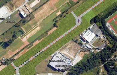 Imagem: O terreno possui 900m² de Área e está localizado em Beira