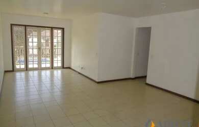 Imagem: O apartamento possui 3 Dormitórios, 1 Banheiro, 1 Vaga na garagem