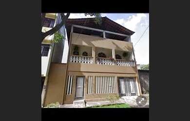 Imagem: A casa possui 3 Dormitórios, 3 Banheiros e 2 Vagas na garagem