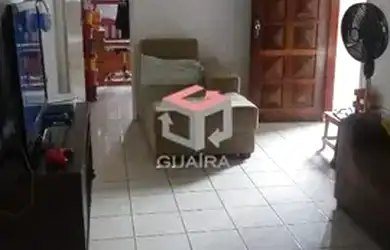 Imagem: A casa possui 2 Dormitórios, 2 Banheiros, 2 Vagas na garagem