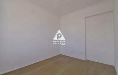 Imagem 9: Apartamento a venda no Flamengo - 3 quartos com dependência completa e vaga na escrutura