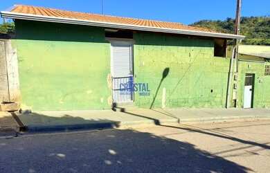 Imagem: A casa possui 2 Dormitórios, 2 Banheiros, 80m² de Área e