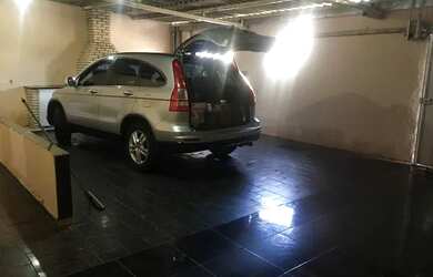 Imagem: A casa possui 3 Dormitórios, 1 Banheiro, 4 Vagas na garagem