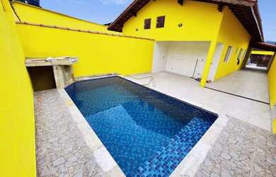 Imagem: A casa possui 2 Dormitórios, 2 Banheiros, 5 Vagas na garagem