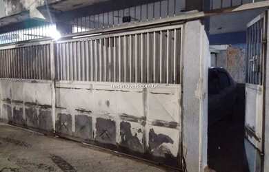 Imagem: A casa possui 3 Dormitórios, 3 Banheiros, 3 Vagas na garagem