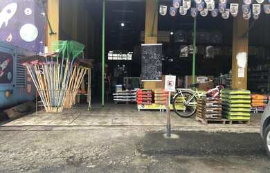 Imagem: O depósito possui 240m² de Área e está localizado em Campo