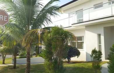 Imagem: A casa em condomínio possui 5 Dormitórios, 4 Banheiros, 4