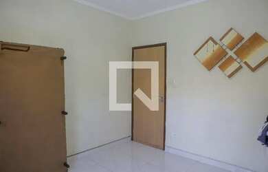 Imagem: A casa possui 3 Dormitórios, 2 Banheiros, 100m² de Área e