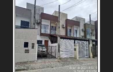 Imagem: A casa possui 2 Dormitórios, 1 Banheiro, 1 Vaga na garagem