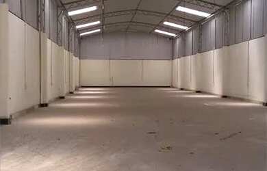 Imagem: O depósito possui 5 Vagas na garagem, 400m² de Área e está