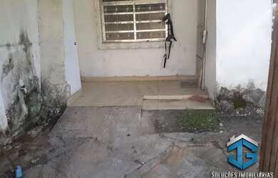 Imagem: A casa possui 2 Dormitórios, 1 Banheiro, 1 Vaga na garagem