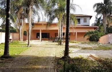 Imagem: A casa em condomínio possui 3 Dormitórios, 3 Banheiros, 238m²