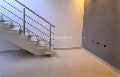 Imagem: A casa possui 3 Dormitórios, 2 Banheiros, 2 Vagas na garagem