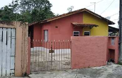 Imagem: A casa possui 2 Dormitórios, 1 Banheiro, 1 Vaga na garagem