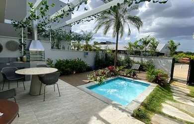 Imagem: A casa em condomínio possui 4 Dormitórios, 5 Banheiros, 2