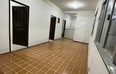 Imagem: A casa possui 3 Dormitórios, 3 Banheiros, 1 Vaga na garagem