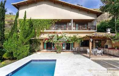 Imagem: A casa em condomínio possui 3 Dormitórios, 3 Banheiros, 3