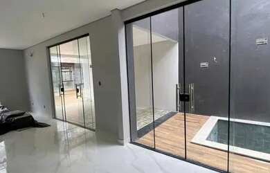 Imagem: A casa em condomínio possui 3 Dormitórios, 4 Banheiros, 2