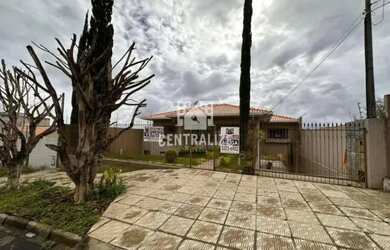 Imagem: A casa possui 3 Dormitórios, 4 Banheiros, 340m² de Área e