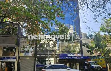 Imagem: O depósito possui 2 Vagas na garagem e 333m² de Área e está