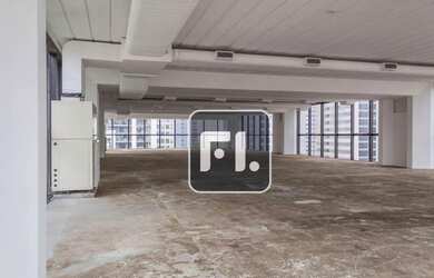 Imagem: O depósito possui 4 Vagas na garagem e 185m² de Área e está