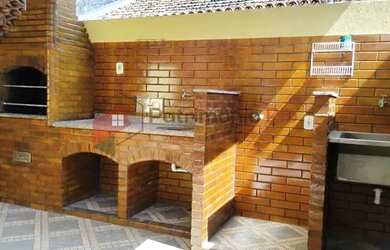 Imagem: A casa possui 2 Dormitórios, 1 Banheiro, 1 Vaga na garagem