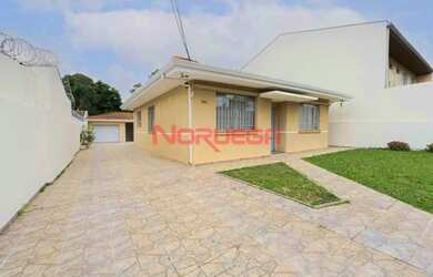 Imagem: O depósito possui 5 Vagas na garagem e 218m² de Área e está