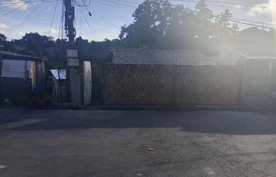 Imagem: A casa possui 1 Dormitório, 1 Banheiro, 1 Vaga na garagem e