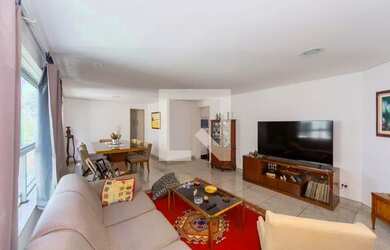 Imagem: O apartamento possui 4 Dormitórios, 2 Banheiros, 2 Vagas na