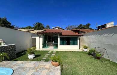 Imagem: A casa possui 2 Dormitórios, 1 Banheiro, 3 Vagas na garagem