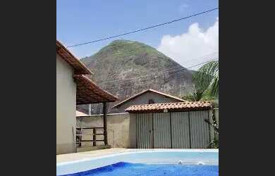 Imagem: A casa em condomínio possui 2 Dormitórios, 2 Banheiros, 3