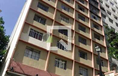 Imagem: O apartamento possui 1 Dormitório, 1 Banheiro, 1 Vaga na garagem