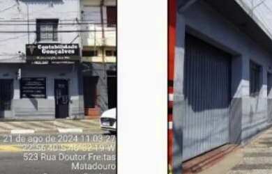 Imagem: A casa à venda possui 4 Dormitórios, 1 Banheiro, 1 Vaga na