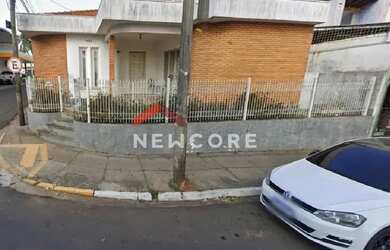 Imagem: A casa possui 2 Dormitórios, 3 Banheiros, 2 Vagas na garagem