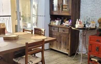 Imagem: O apartamento possui 4 Dormitórios, 3 Banheiros, 3 Vagas na