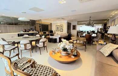 Imagem: O apartamento possui 4 Dormitórios, 5 Banheiros, 4 Vagas na