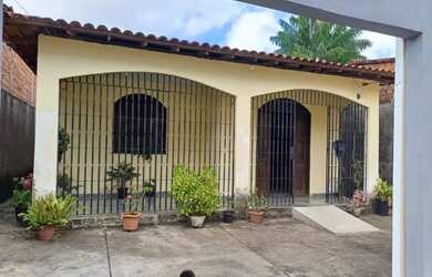 Imagem: A casa possui 2 Dormitórios, 1 Banheiro, 1 Vaga na garagem