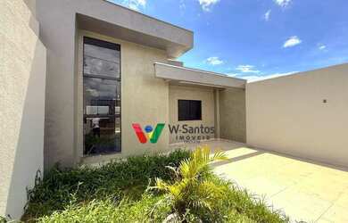 Imagem: A casa possui 2 Dormitórios, 1 Banheiro, 2 Vagas na garagem