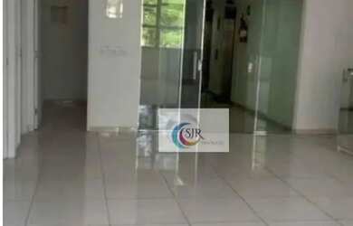 Imagem: O depósito possui 4 Vagas na garagem e 233m² de Área e está