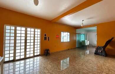 Imagem: Casa no Novo Aleixo/ 750m², imóvel de esquina/ 750m², imóvel