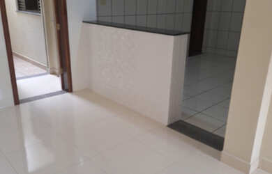 Imagem: A casa possui 3 Dormitórios, 1 Banheiro, 1 Vaga na garagem