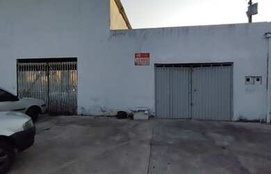 Imagem: A casa possui 1 Dormitório, 1 Banheiro, 360m² de Área e