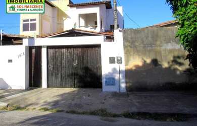 Imagem: A casa possui 3 Dormitórios, 3 Banheiros, 2 Vagas na garagem