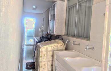 Imagem 2: Sobrado para venda tem 260 metros quadrados com 4 quartos em Residencial...