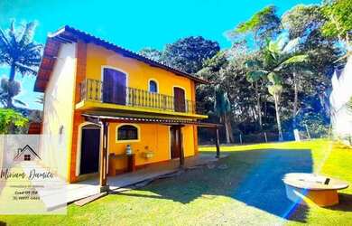 Imagem: A casa em condomínio possui 3 Dormitórios, 3 Banheiros, 5