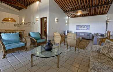 Imagem: A casa possui 5 Dormitórios, 5 Banheiros, 5 Vagas na garagem