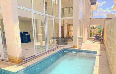 Imagem: A casa em condomínio possui 4 Dormitórios, 5 Banheiros, 4